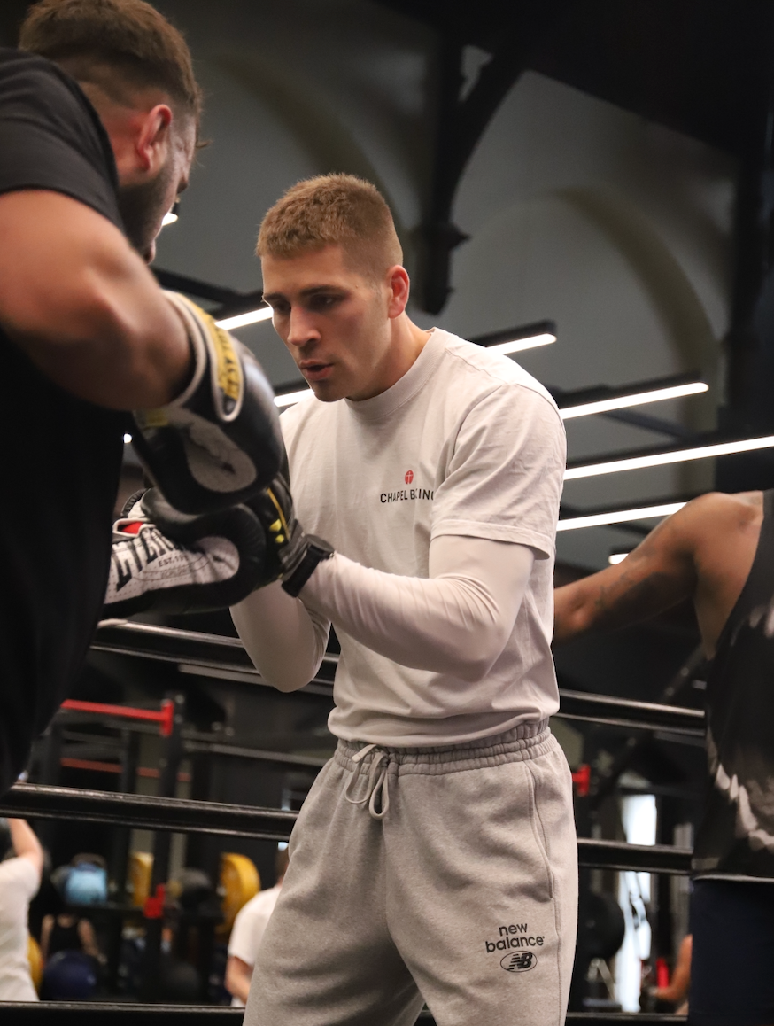 WHITE TEE FIGHT CLUB